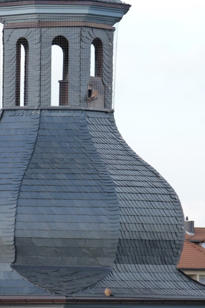 Die Laterne der Gerbrunner Kirche - ein idealer Brutplatz für unsere Turmfalken (Bild: Klaus Hemprich)