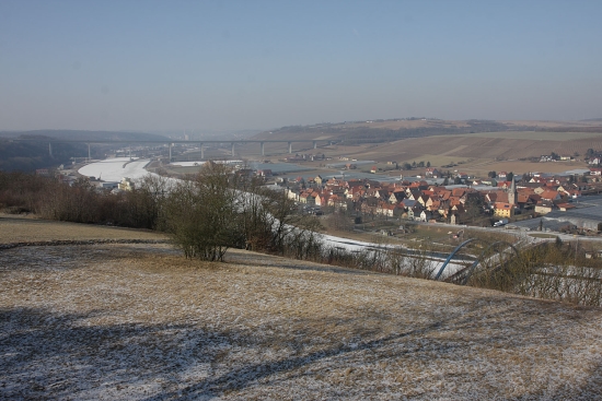 Einmaliger Panoramablick vom Kapellenberg hinunter in das Maintal (Bild: Thomas Langhirt)