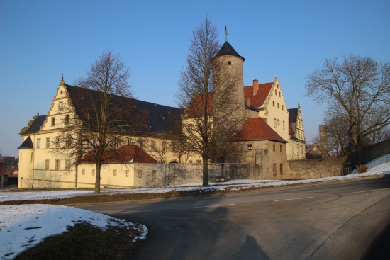 Gesamtansicht des Auber Schlosses (Bild: Björn Neckermann)