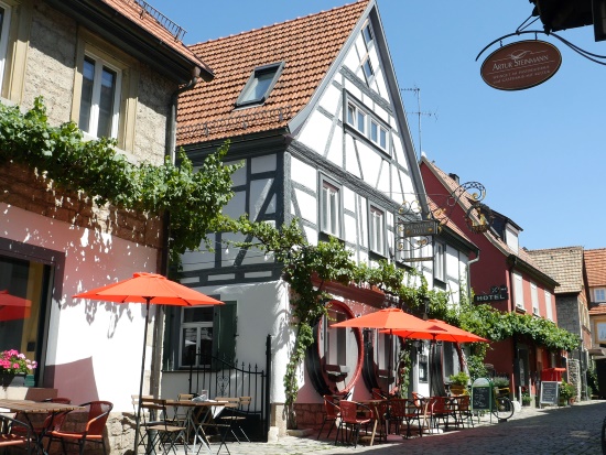 Kleine verträumte Cafes, Restaurants, Hotels was auch immer Ihren Gaumen erfreut (Bild: Markt Sommerhausen)