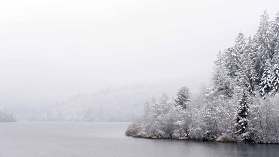 Es ist Winter geworden an der Schwarzentalbachsperre im Murgtal (Bild: © Kunstprojekt-becoming-river)