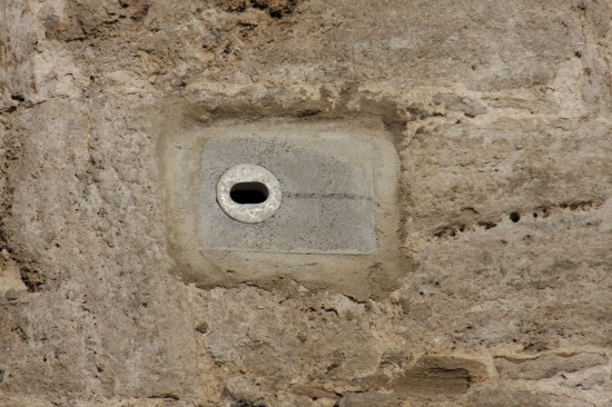 Hochwertiger und langlebiger Niststein für den Mauersegler (Bild: Thomas Langhirt)
